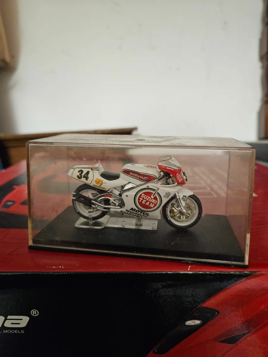 Corgi Atlas Suzuki Motorbike - Image 1