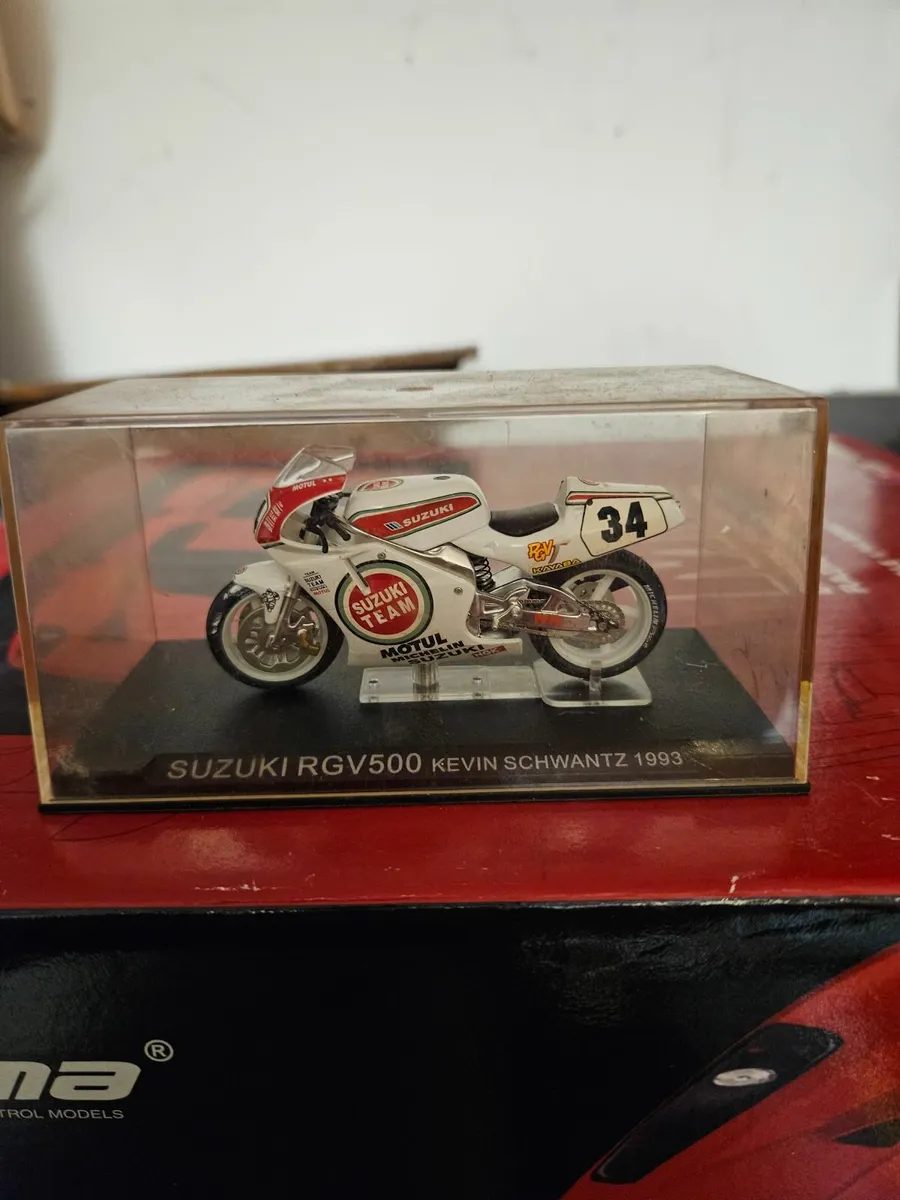 Corgi Atlas Suzuki Motorbike - Image 2
