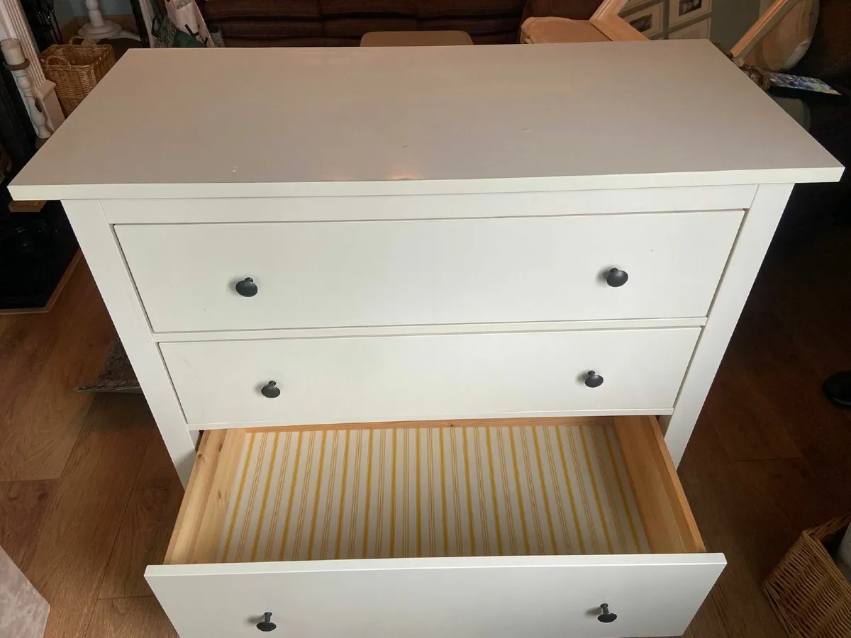 Chest of drawers & Mirror - Image 3