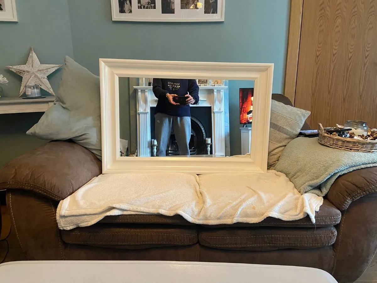 Chest of drawers & Mirror - Image 4