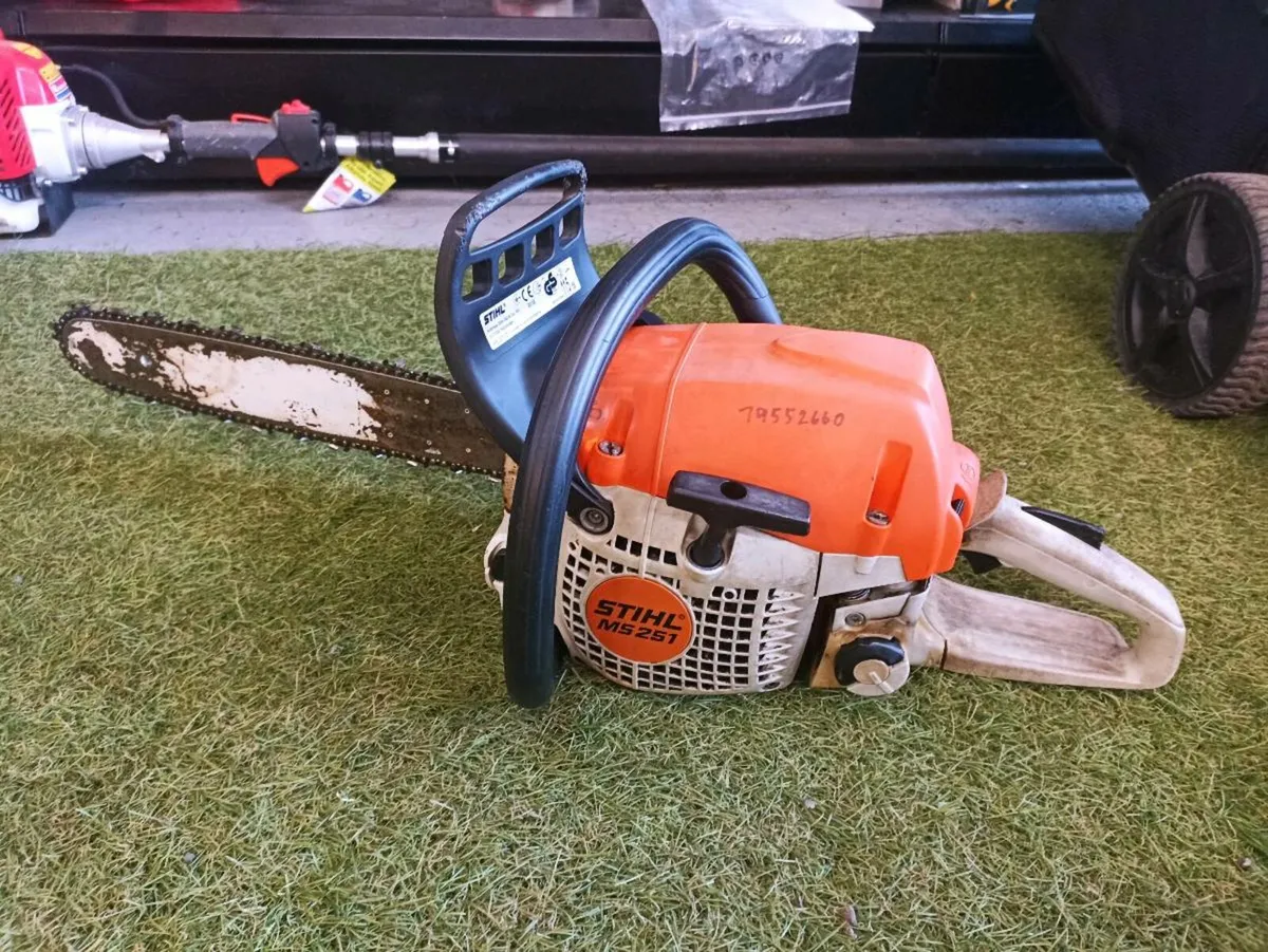 STIHL MS 251 CHAINSAW FOR SALE - Image 1