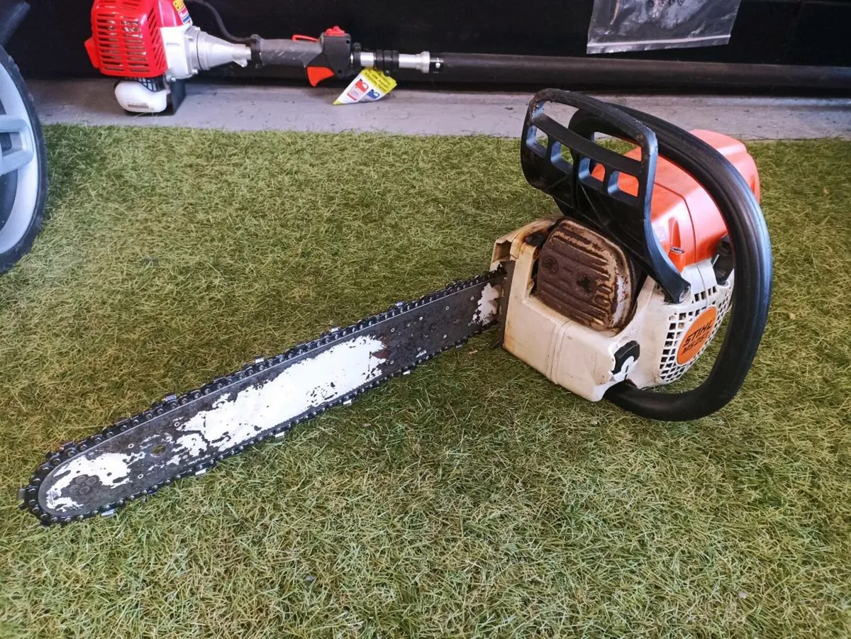 STIHL MS 251 CHAINSAW FOR SALE - Image 3