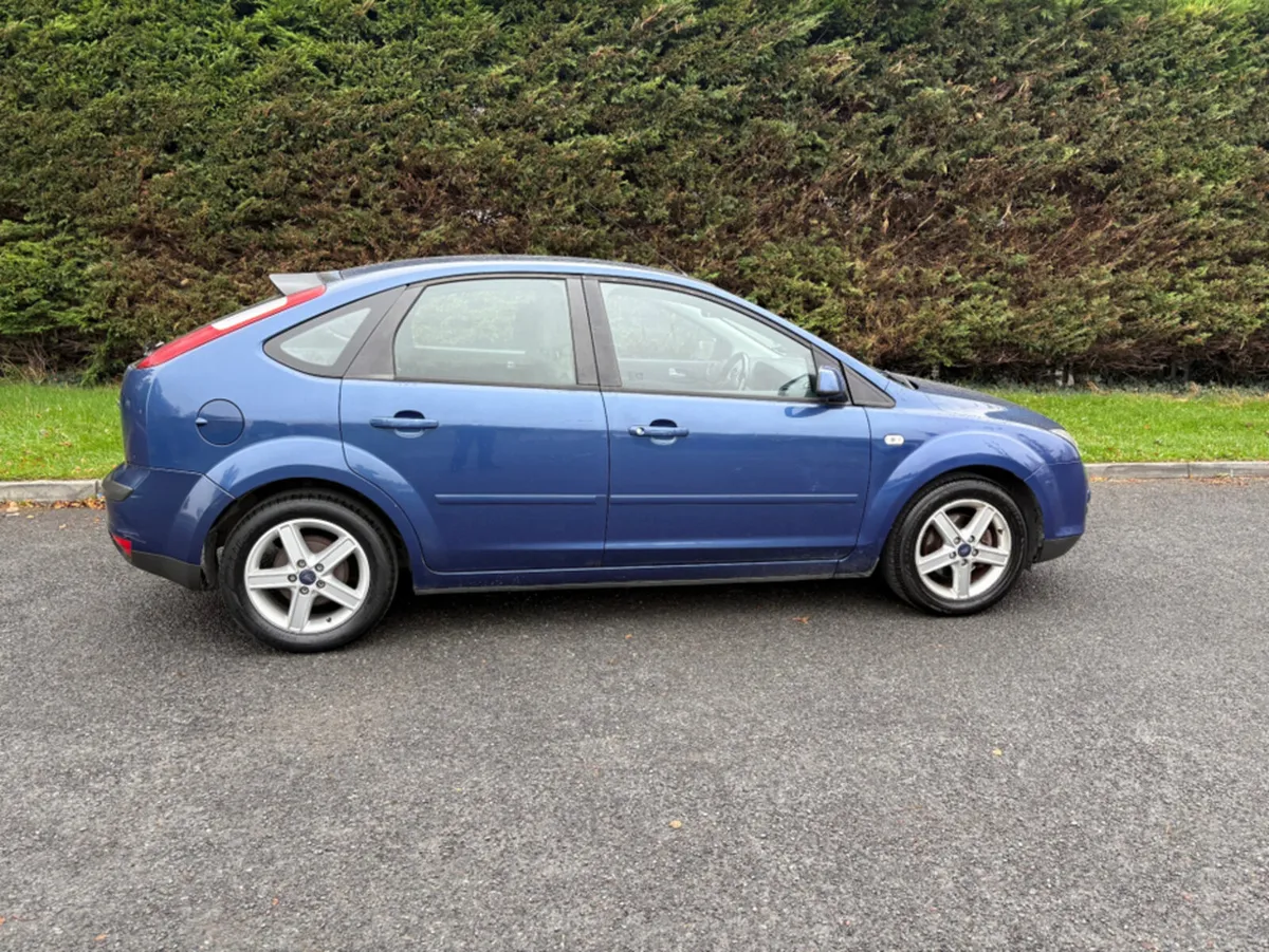 Ford Focus STYLE 1.4 80PS 5DR - Image 3