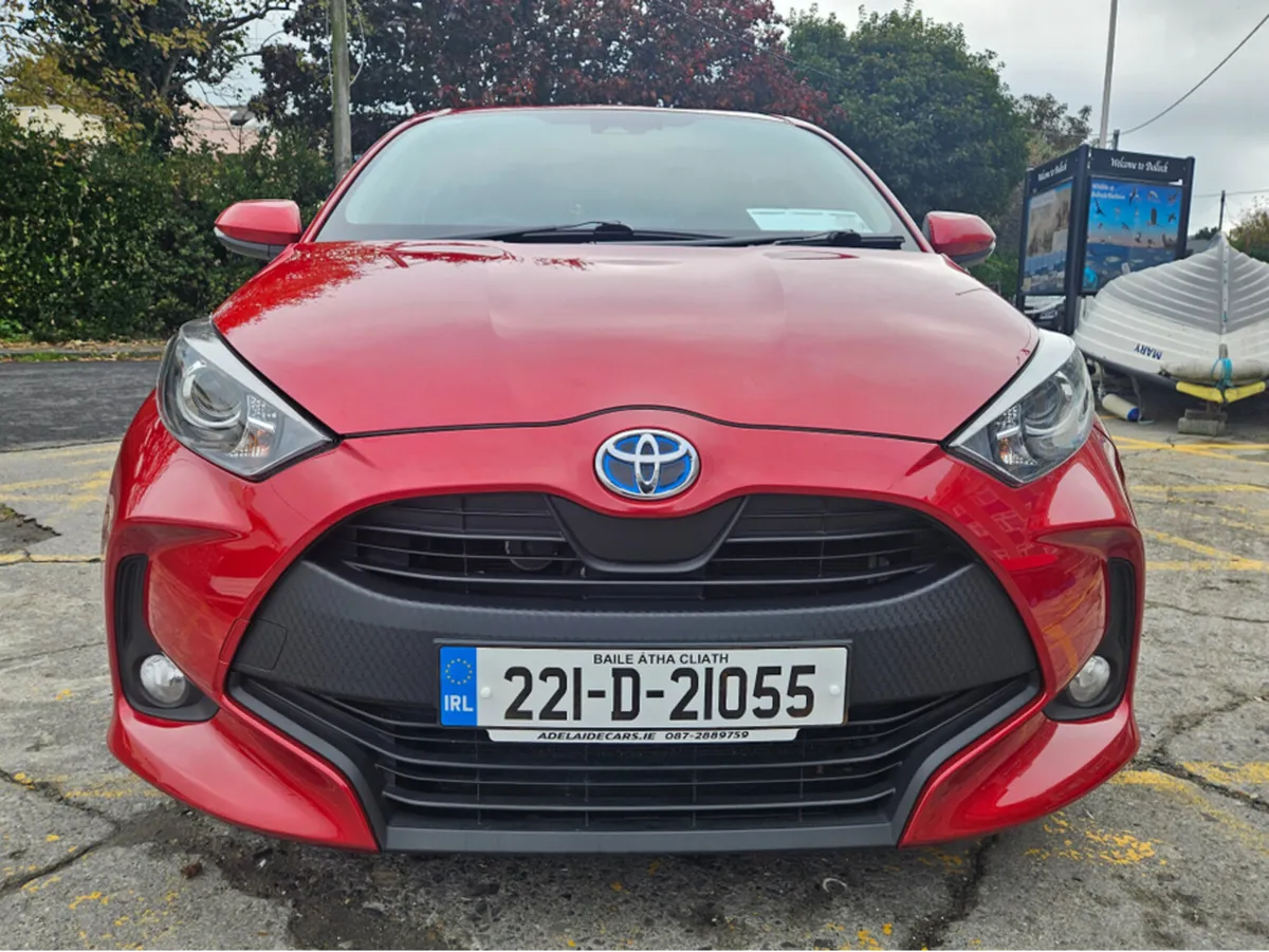 Toyota Yaris HYBRID LUNA AUTO 4DR - Image 3