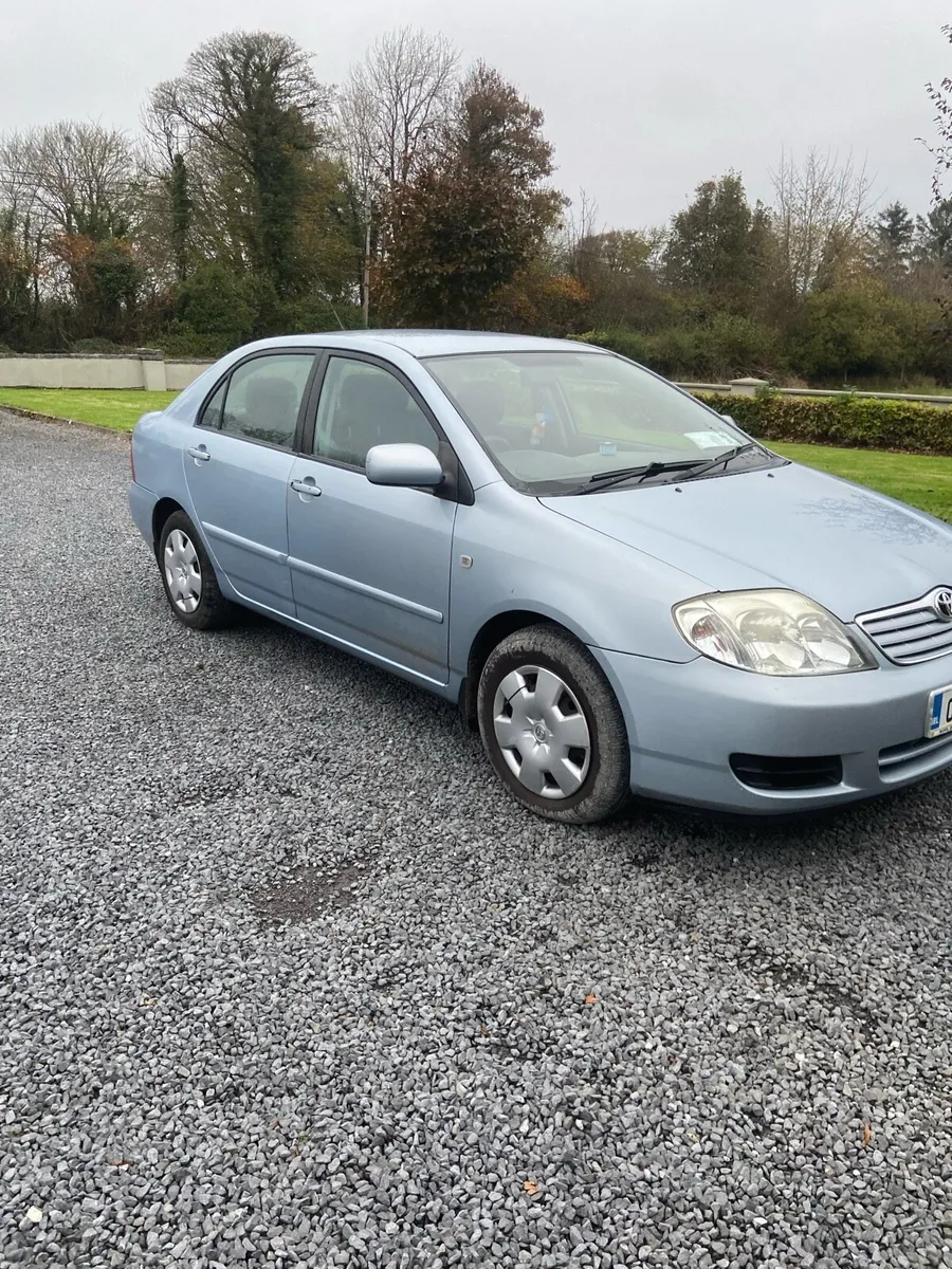 05 Toyota Corolla - Image 2