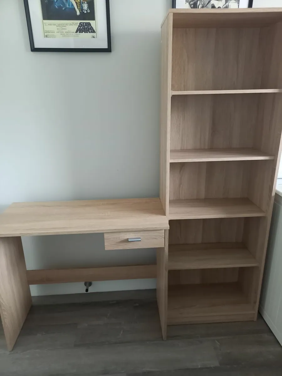 Bookshelf and desk - Image 1