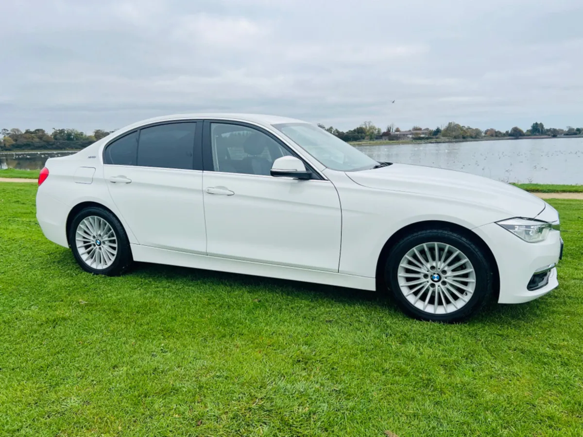 BMW 3-Series 2.0 HYBRID//LOW MILEAGE//FINANCE AVAI - Image 4