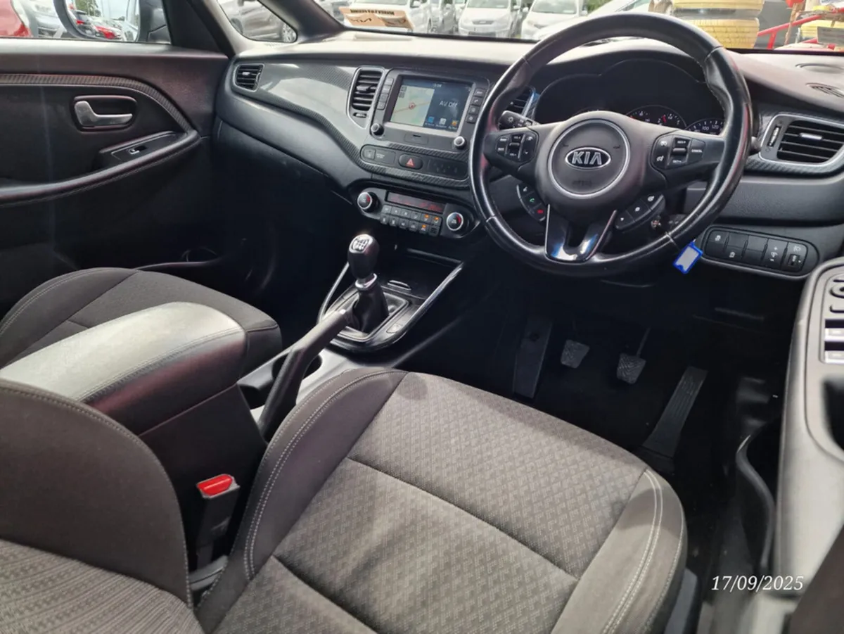 Kia Carens RONDO EX 5DR - Image 2