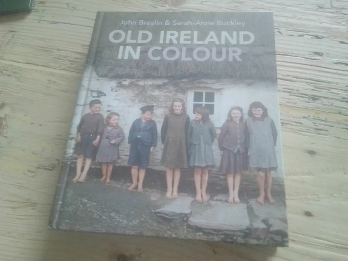 OLD IRELAND IN COLOUR HARDBACK BOOK - Image 2