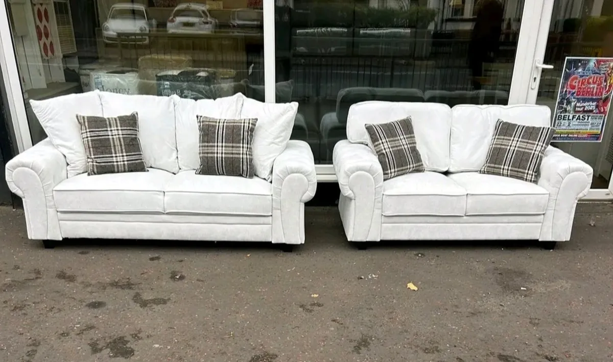 Verona 3+2+1 White Fullback Cushions Sofa - Image 1