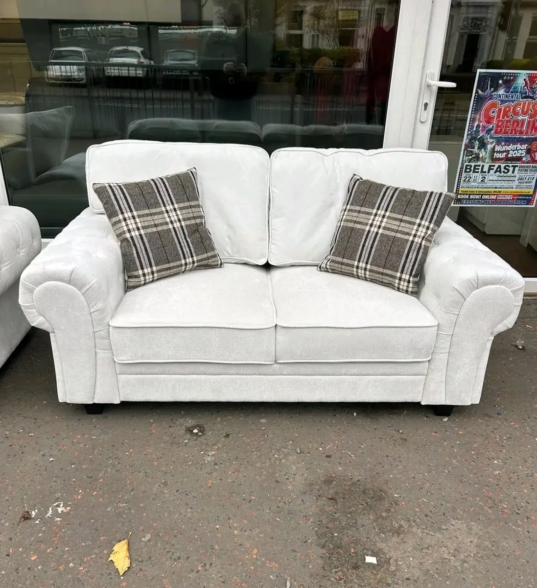 Verona 3+2+1 White Fullback Cushions Sofa - Image 3