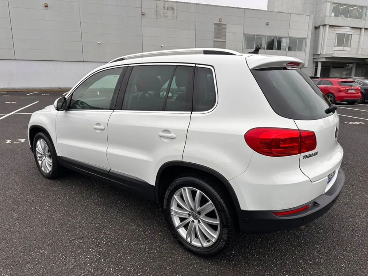 Volkswagen Tiguan 2.0 TDI, SPORT, LEATHER, LOW MIL - Image 3
