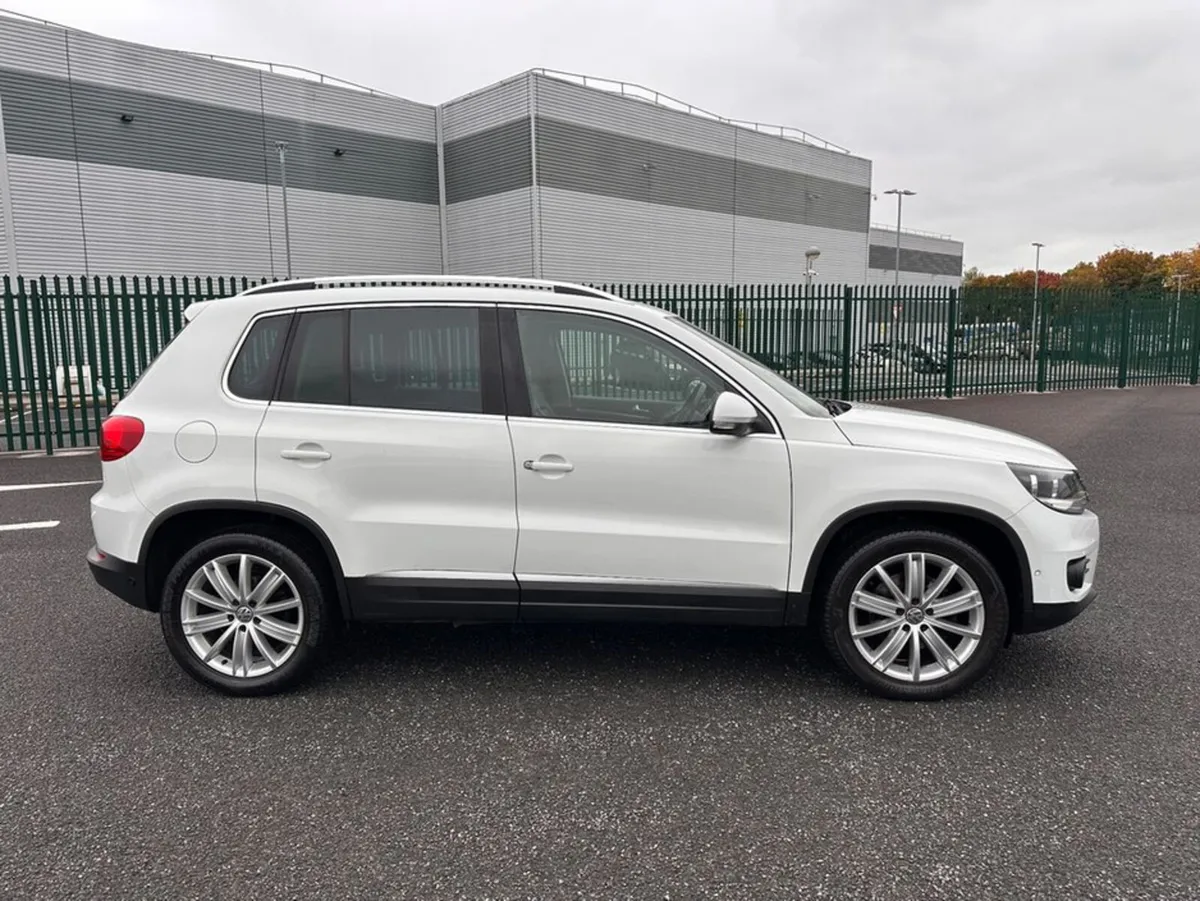Volkswagen Tiguan 2.0 TDI, SPORT, LEATHER, LOW MIL - Image 4