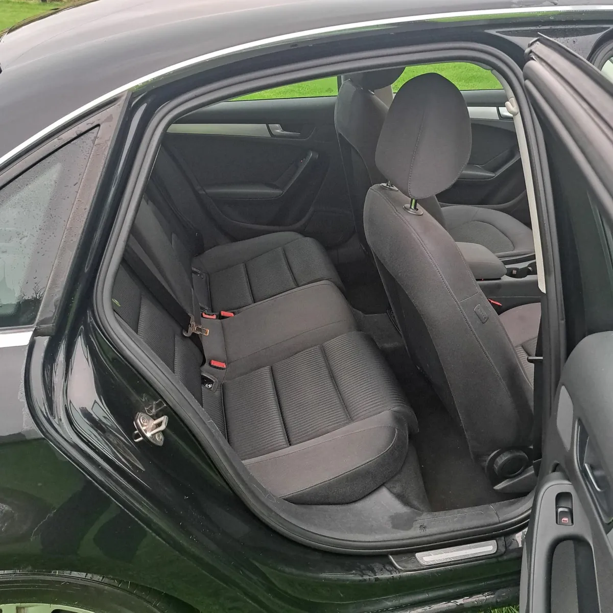 Audi A4 2011 - Image 2