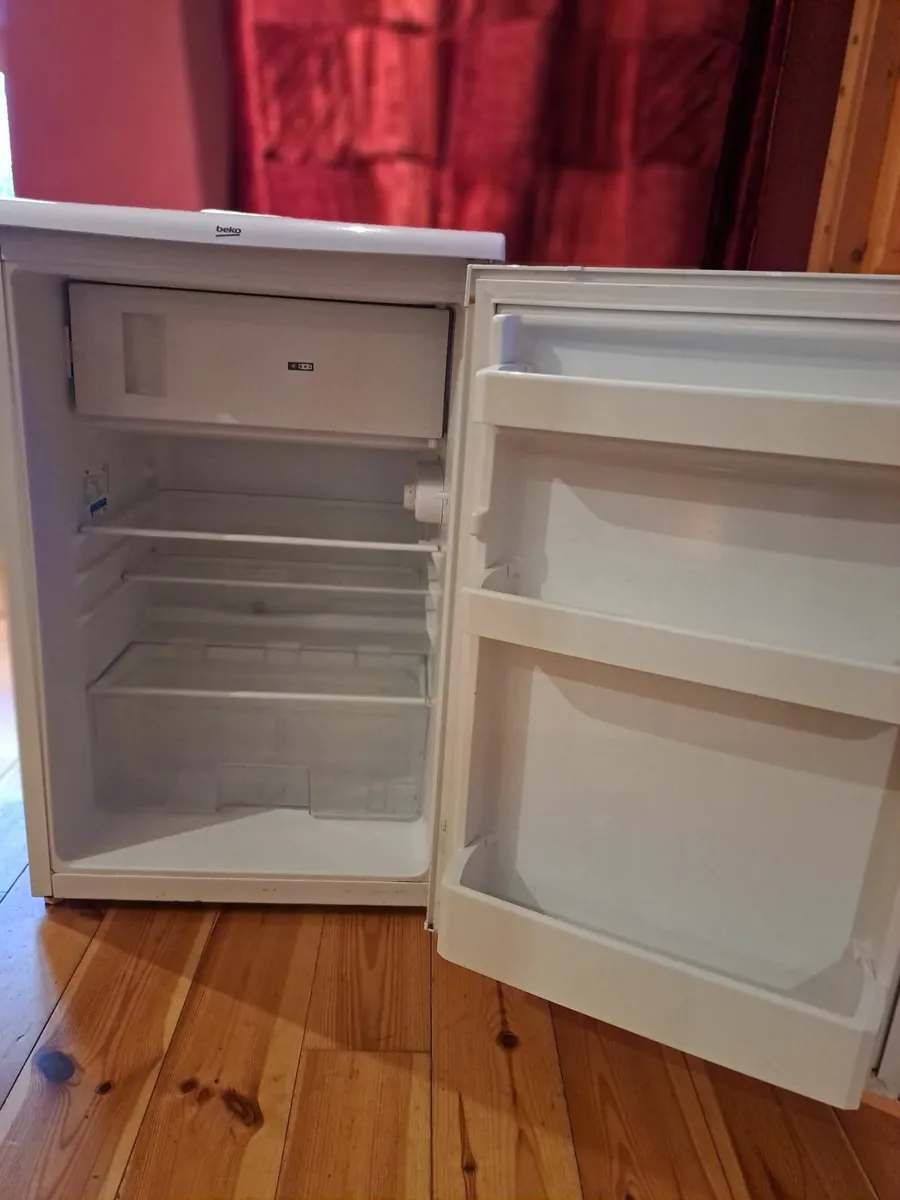 FRIDGE - Image 1