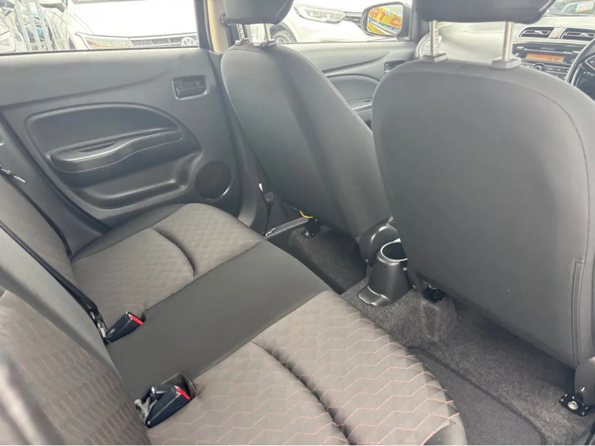 Mitsubishi Space Star SPAC 5MT INVITE 4DR - Image 3