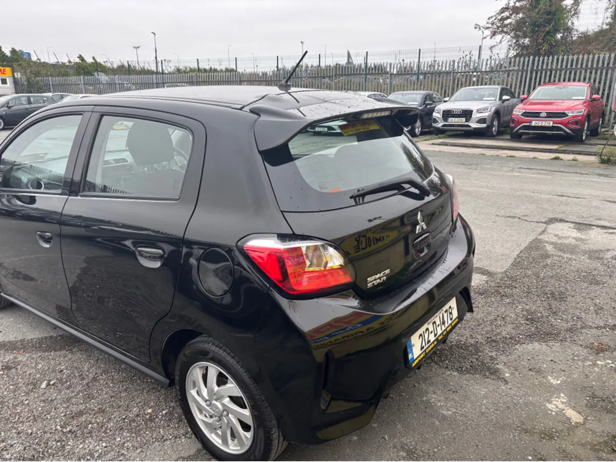 Mitsubishi Space Star SPAC 5MT INVITE 4DR - Image 4