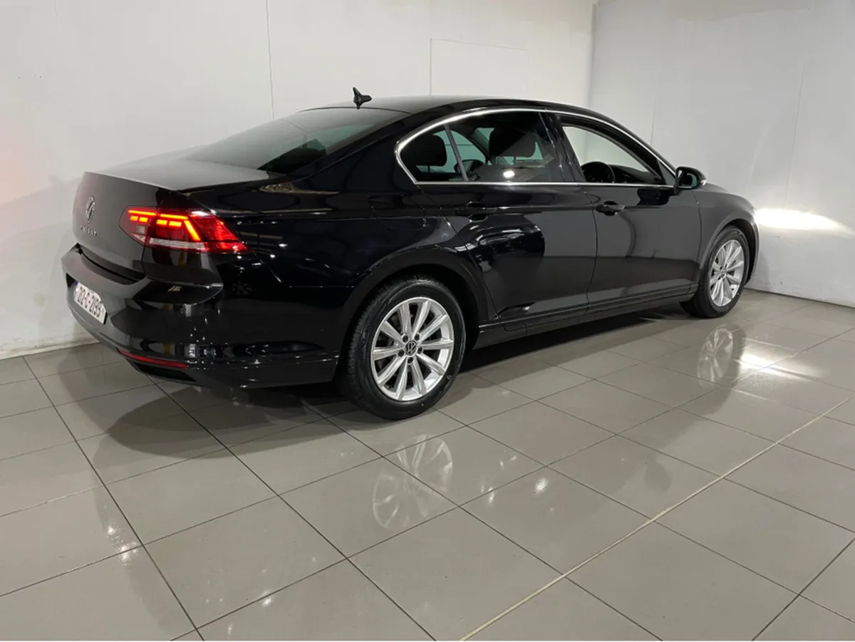 Volkswagen Passat BUSINESS 2.0 TDI MANUAL  150 4DR - Image 3