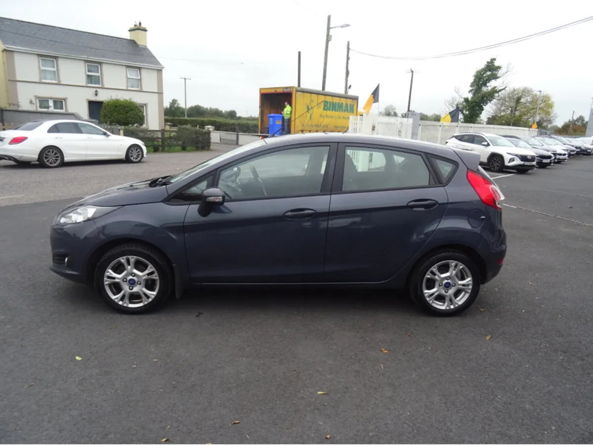 Ford Fiesta ZETEC 1.25 60PS   "low mileage" - Image 4