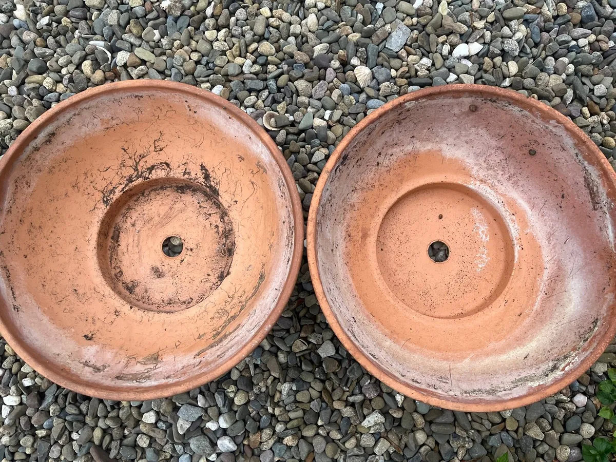 Two ceramic pots together €15 - Image 1