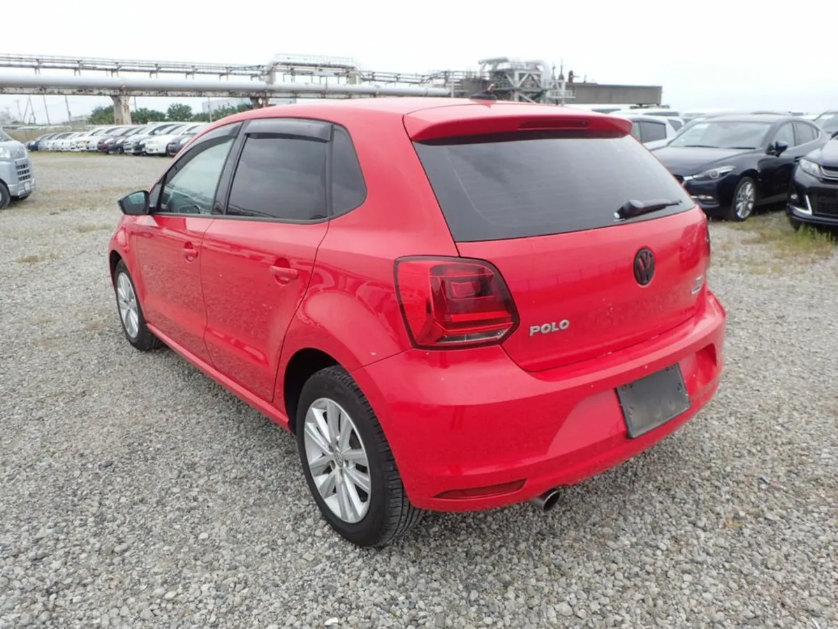 Volkswagen Polo 1.2 HIGHLINE 5DR H/B - Image 2
