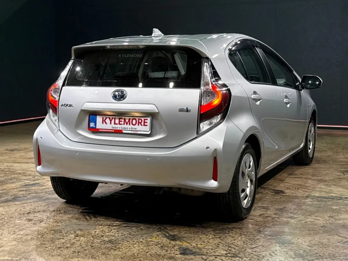 Toyota Aqua 1.5 PETROL HYBRID - HEATING / AC CONTR - Image 3