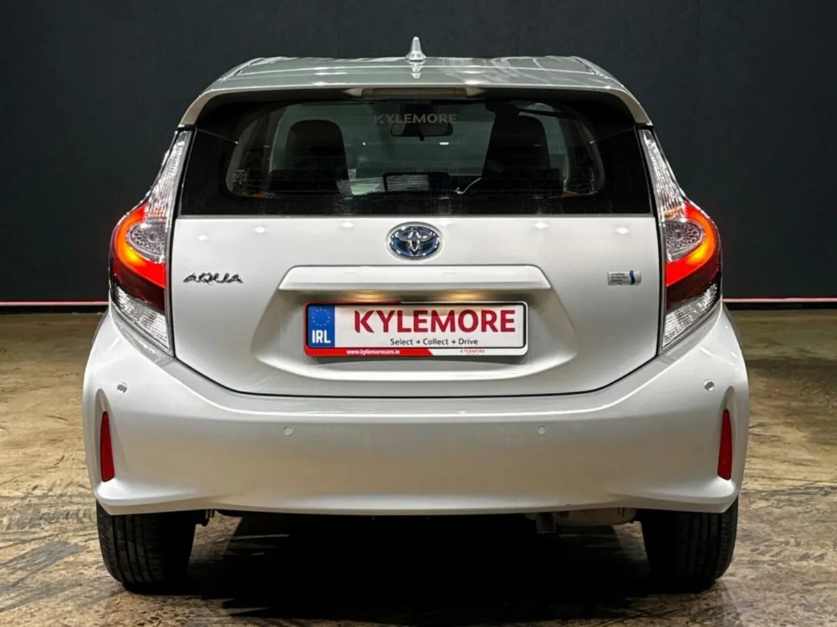 Toyota Aqua 1.5 PETROL HYBRID - HEATING / AC CONTR - Image 4