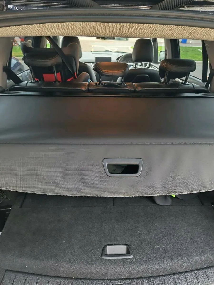 7 seater car - Image 4