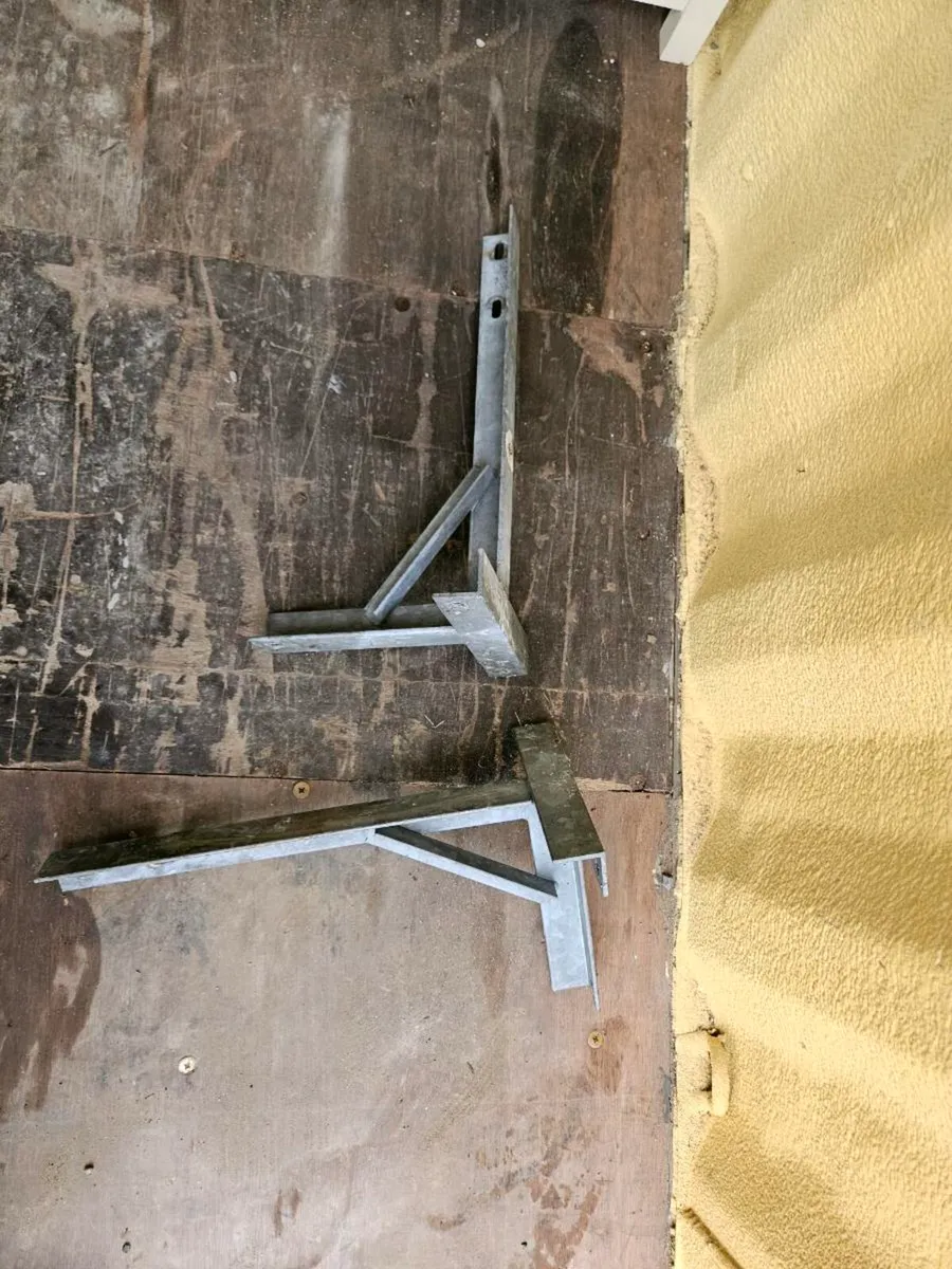 2 Galvanised Brackets - Image 1