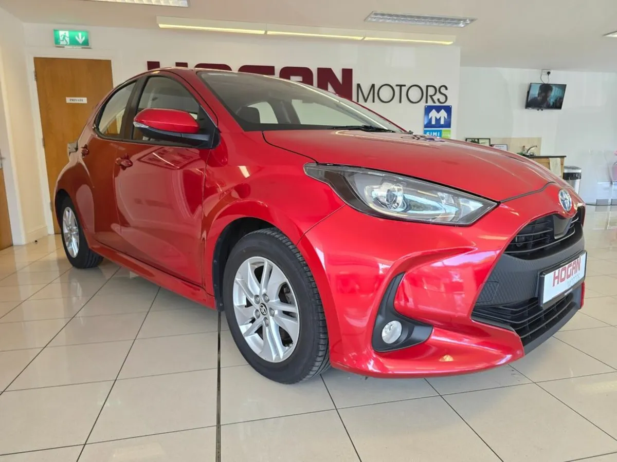 Toyota Yaris Hybrid Luna Automatic - Image 1