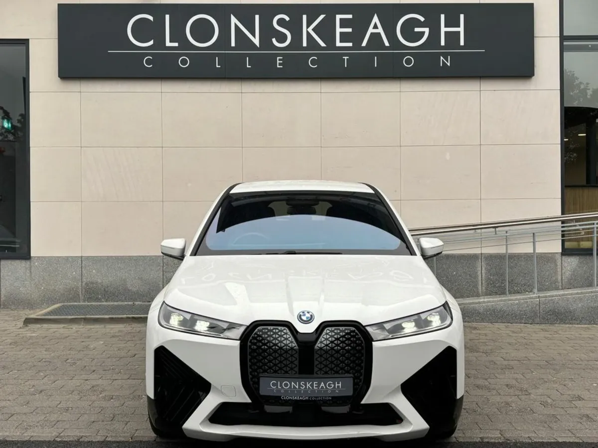 BMW iX XDRIVE40 M SPORT - Image 2
