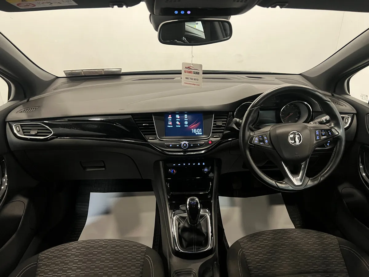✨ 2017 OPEL ASTRA SRI NAV 1.4i MANUAL ✨ High Spec - Image 4