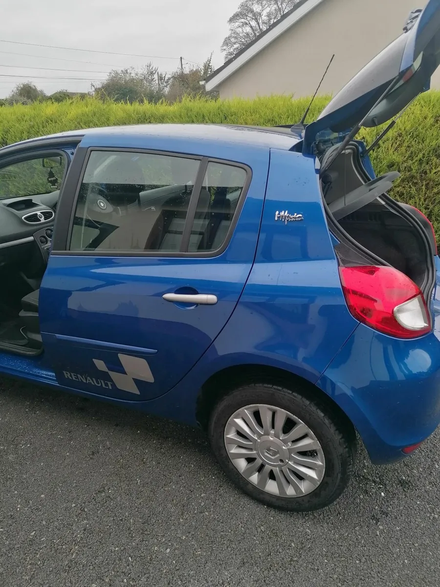 Renault Clio 2012 - Image 2