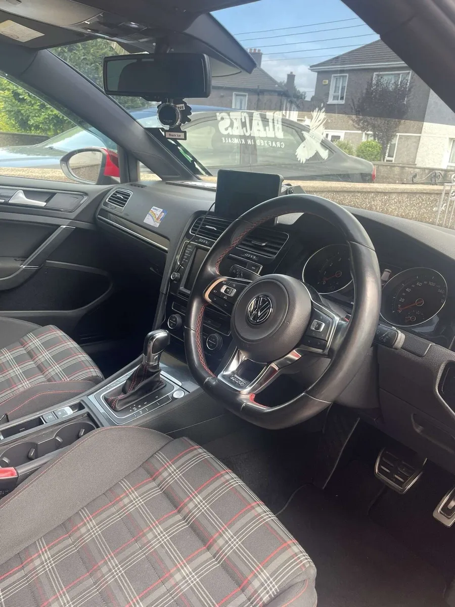 Volkswagen Golf GTI - Image 4
