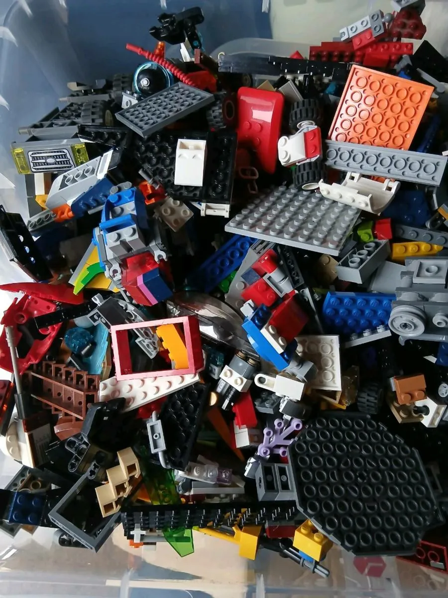 9kg of loose lego - Image 2