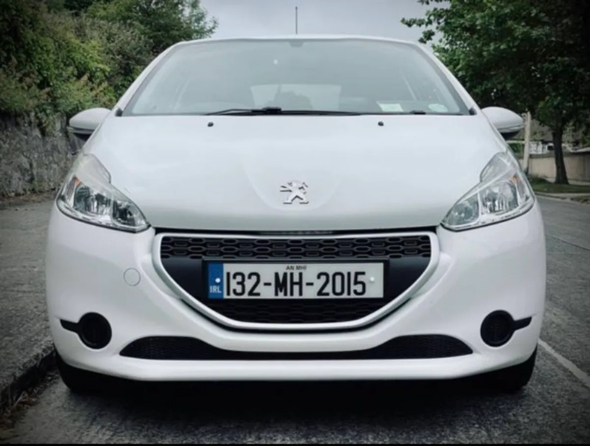 Peugeot 208 - Image 2