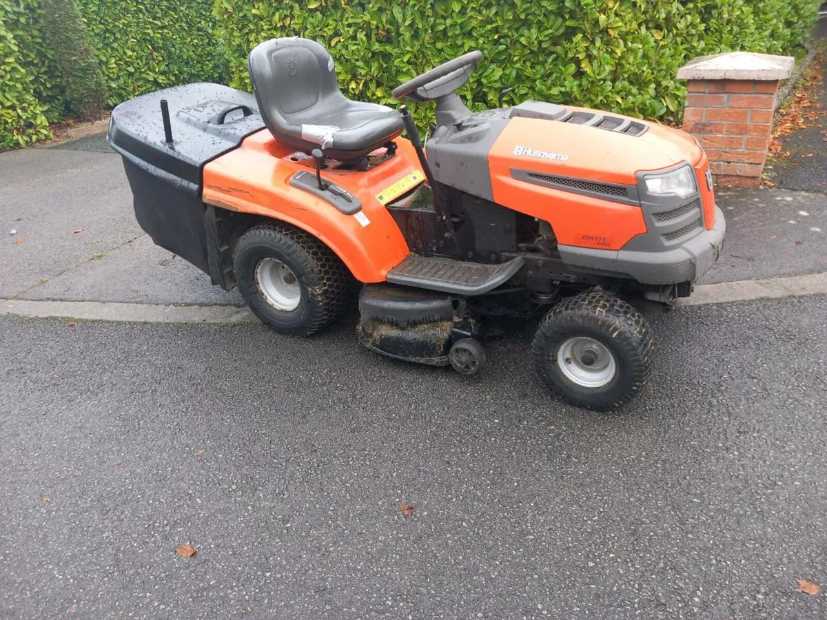 Husqvarna ride on lawnmower - Image 2