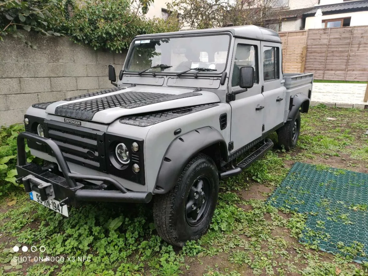 Land Rover Defender 130 - Image 2