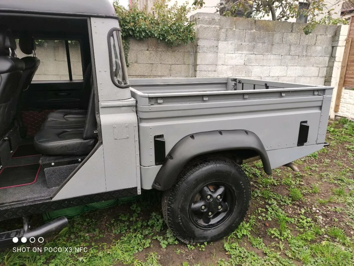 Land Rover Defender 130 - Image 4