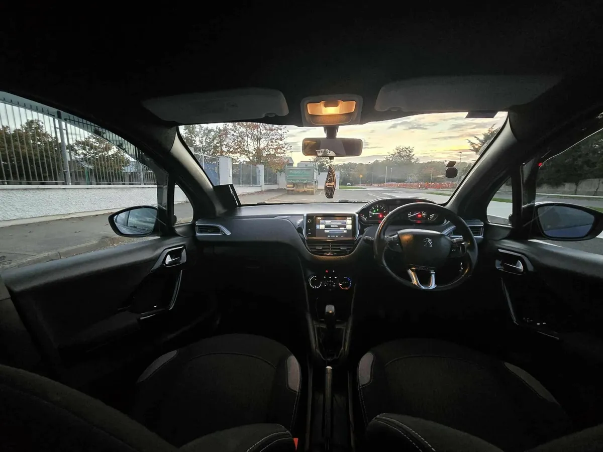 Peugeot 208/2016/1.6 Diesel - Image 2