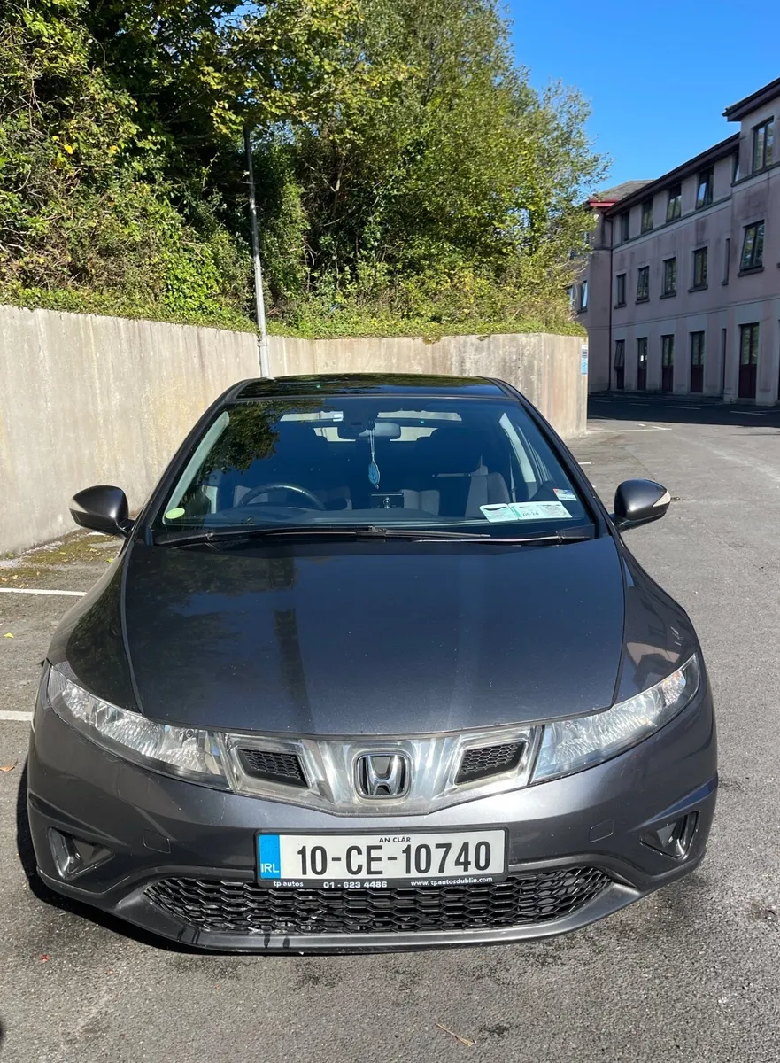 Honda Civic 2010 - Image 1