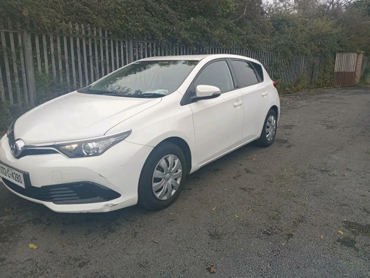 2017 toytoa auris van new cvrt - Image 2