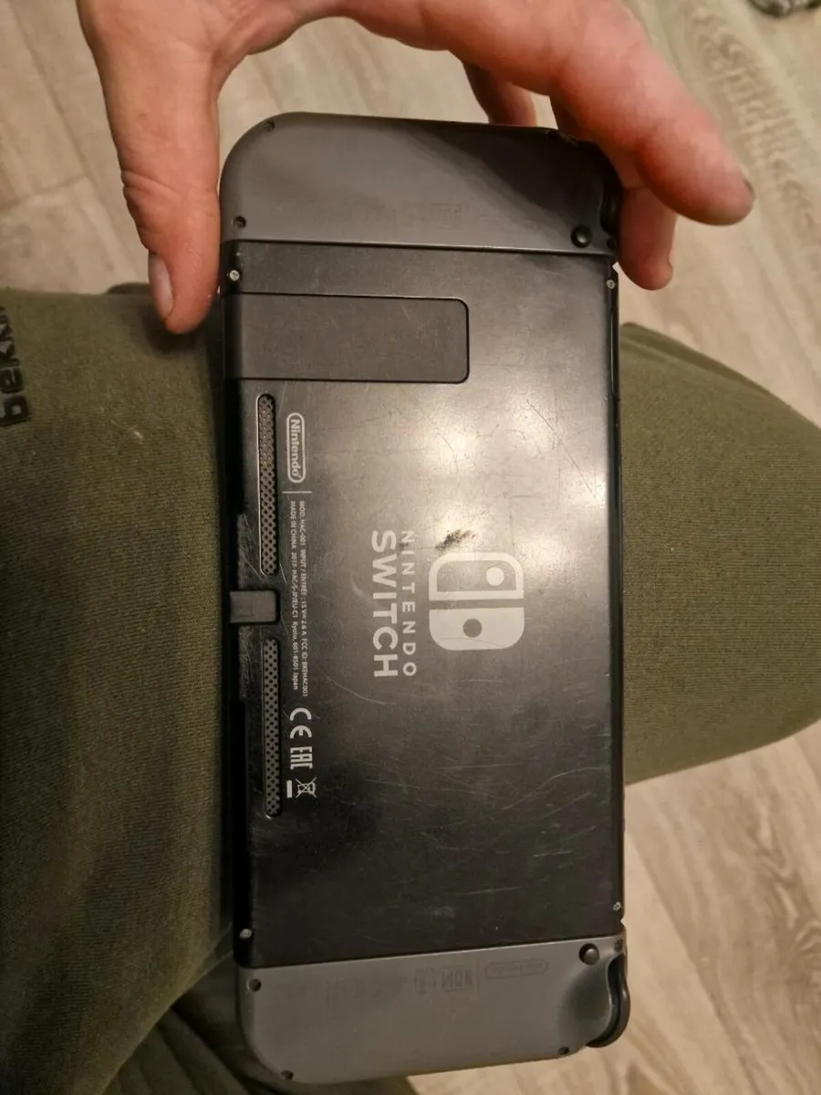 Nintendo Switch - Image 2