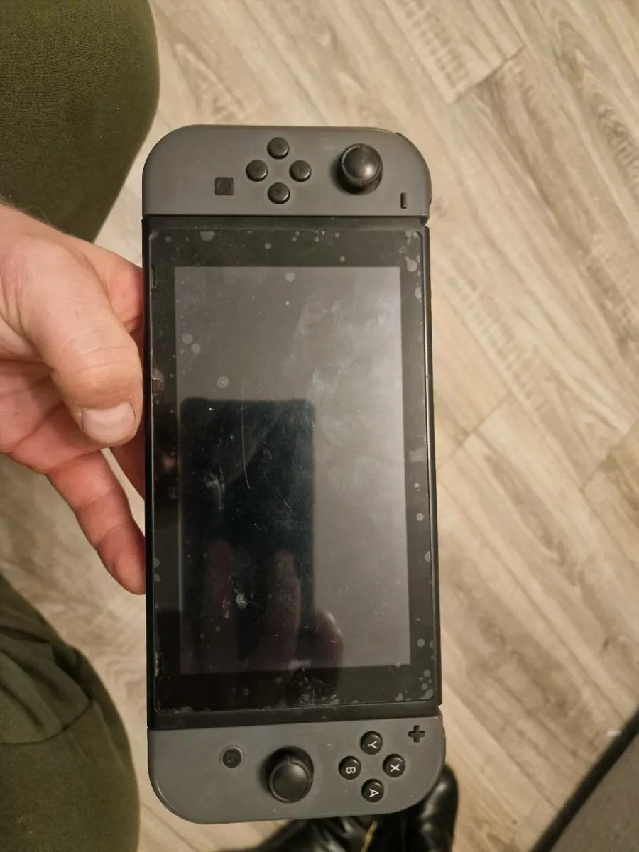 Nintendo Switch - Image 4