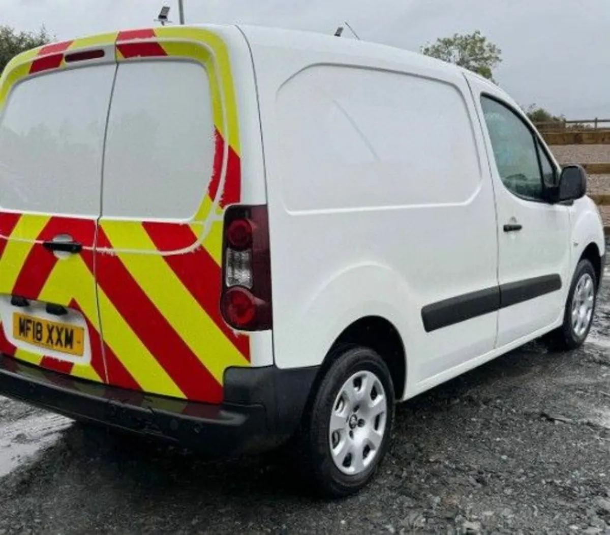 Mar 2018 Peugeot Partner 850 SE 1.6 BlueHDi 100 - Image 2
