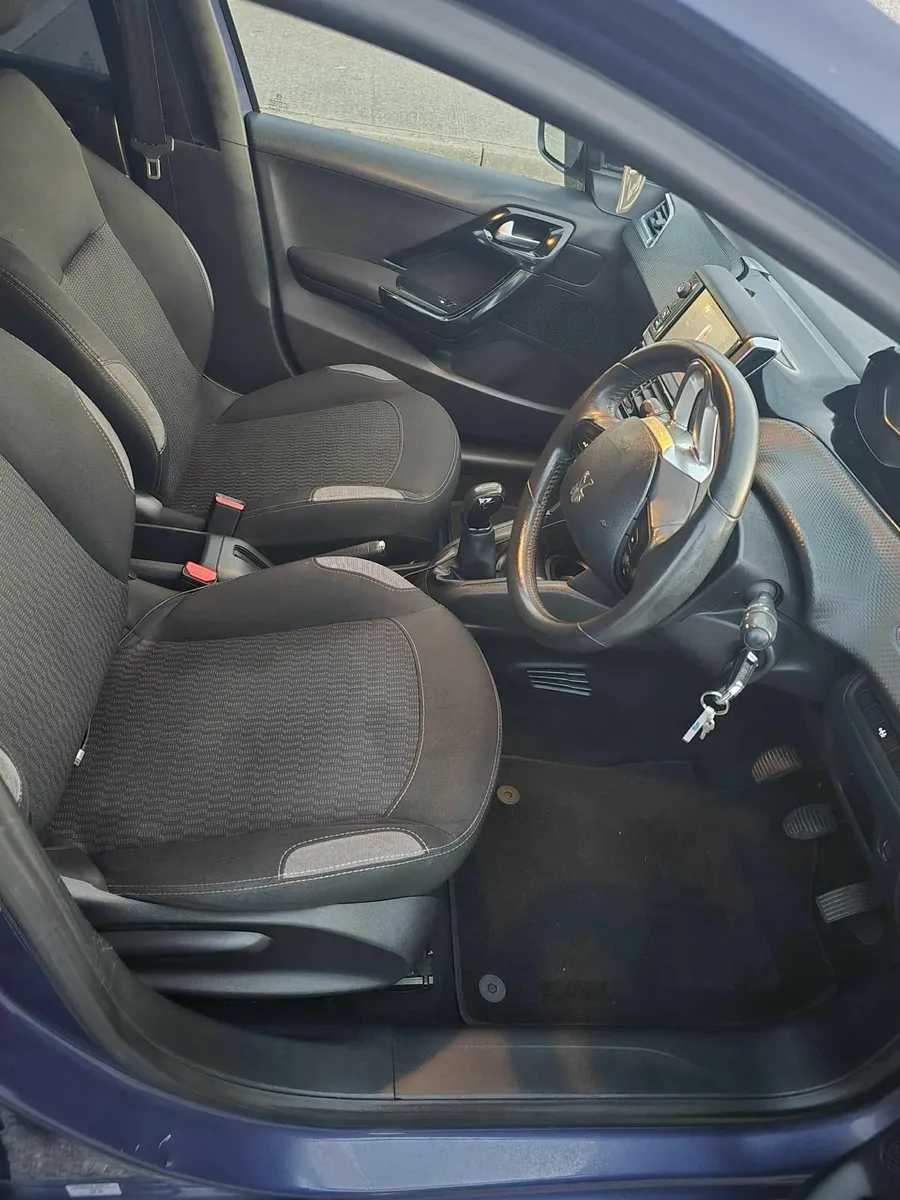 Peugeot 208/2016/1.6 Diesel - Image 3