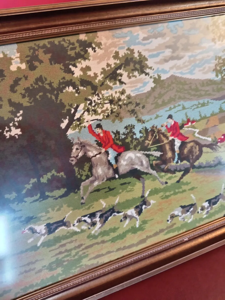 Embroidery hunt scene in lovely frame - Image 2