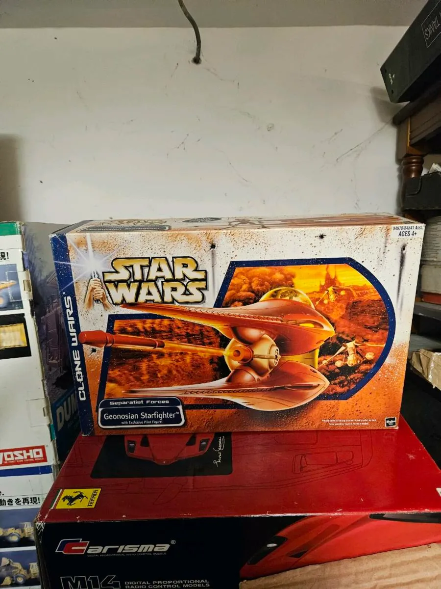 Star Wars Geonosian Star Fighter - Image 1