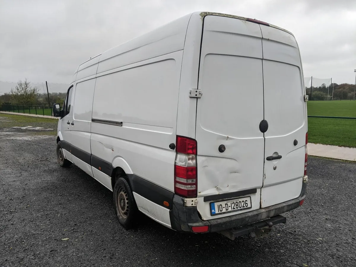 Mercedes-Benz Sprinter 2010 - Image 2