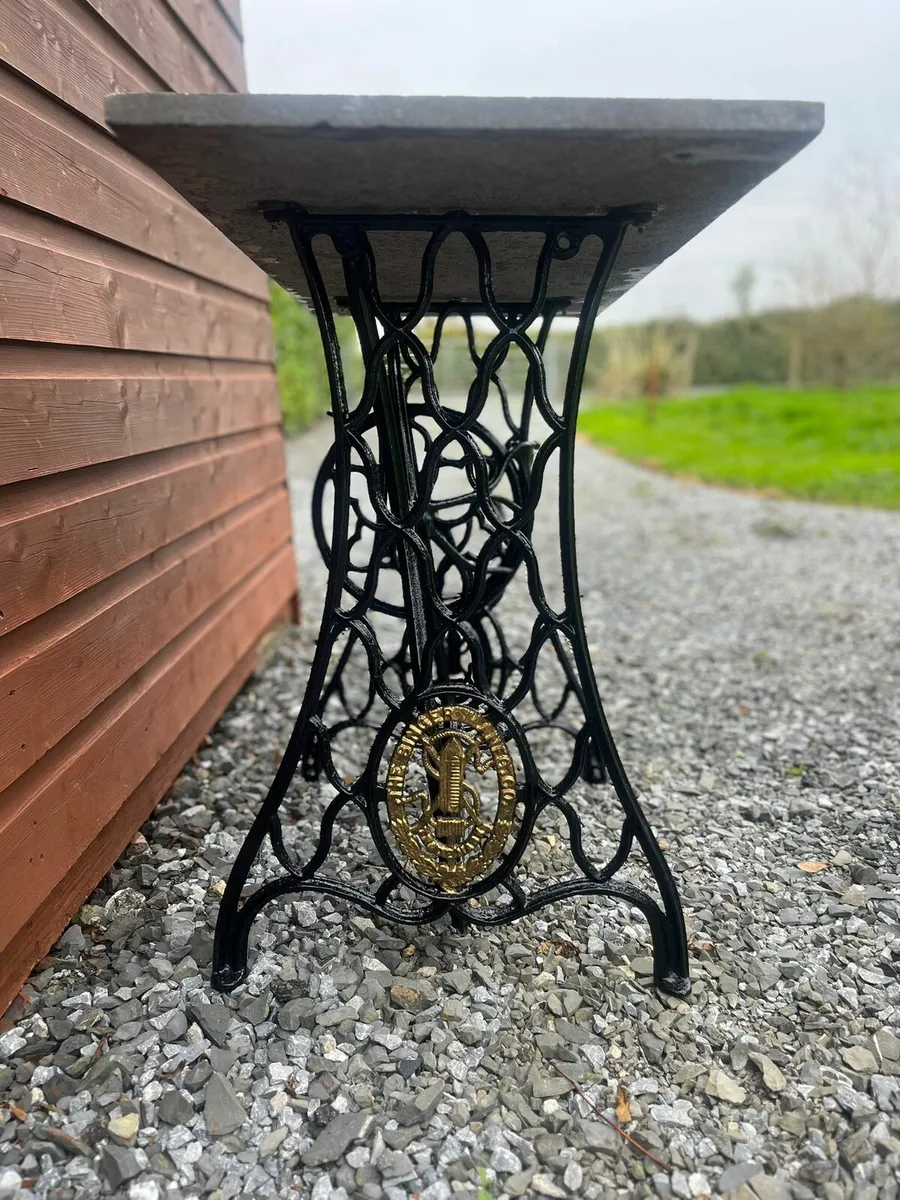 Vintage singer machine table - Image 2